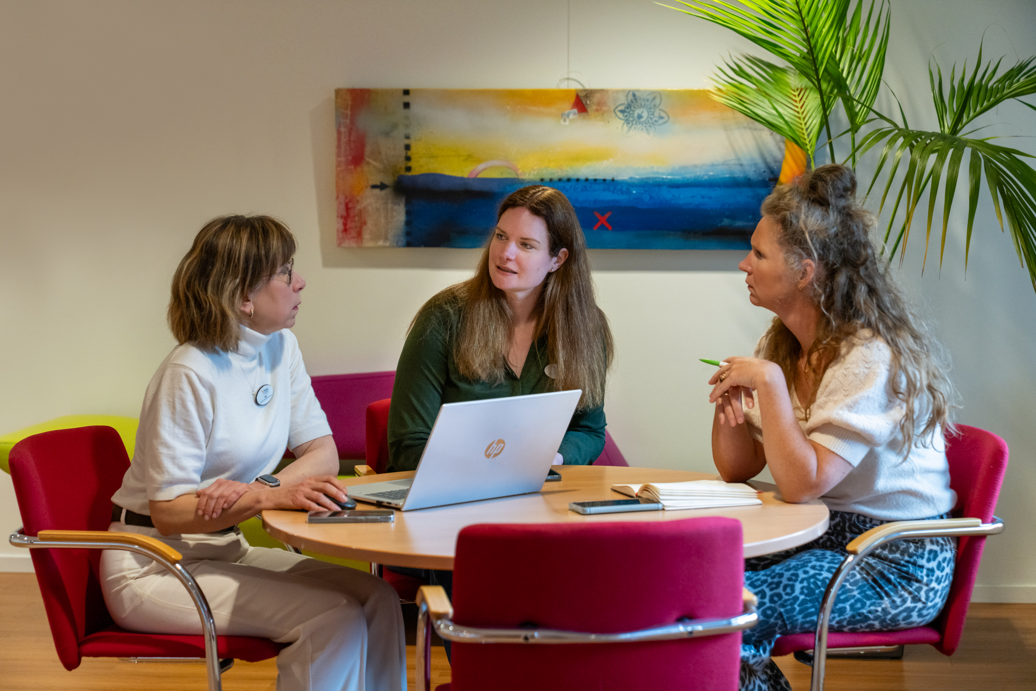 Medewerkers AGT-team in de wijk